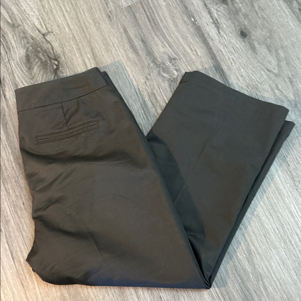 Dockers Women's Black Capris EUC like new